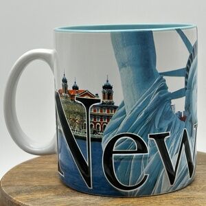 Statue of Liberty 2014 Souvenir Mug, New York Skyline, Ceramic 3-D Embossed EUC